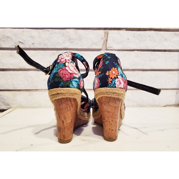 Material Girl Cork/Fabric Wedges - Picture 5 of 6